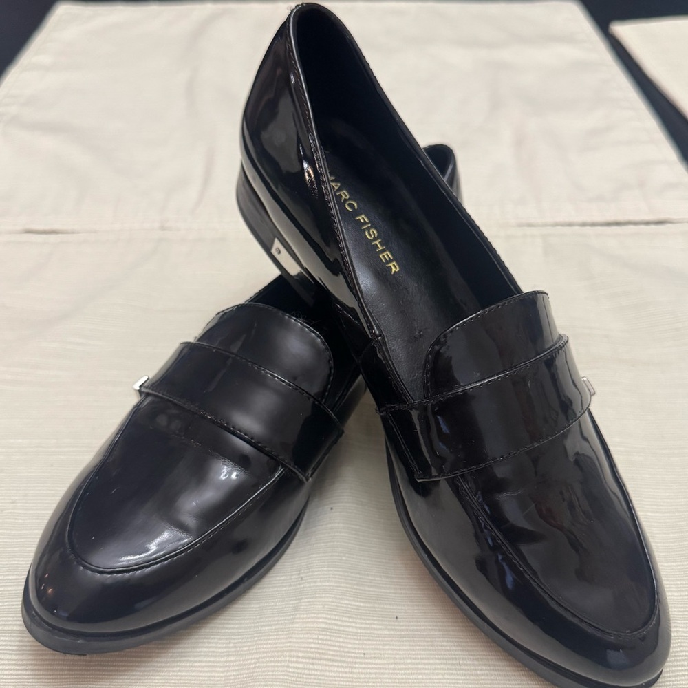 Marc Fisher Black Leather Loafers with Cushioned Sole & Silver Accents 5 1/2 - Picture 3 of 11